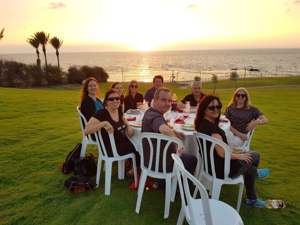 גיבוש 606 על חוף הים