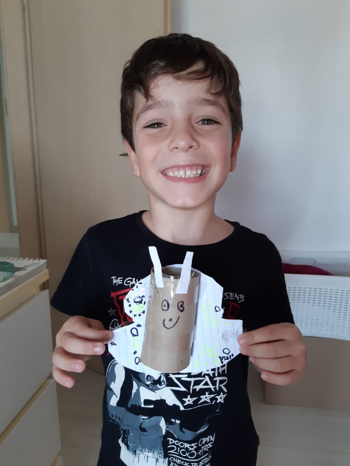 תערוכת הפרפרים של ב’3 בית- ספר אילן רמון חדרה by Assaf Dauber - Illustrated by אסף דאובר - Ourboox.com