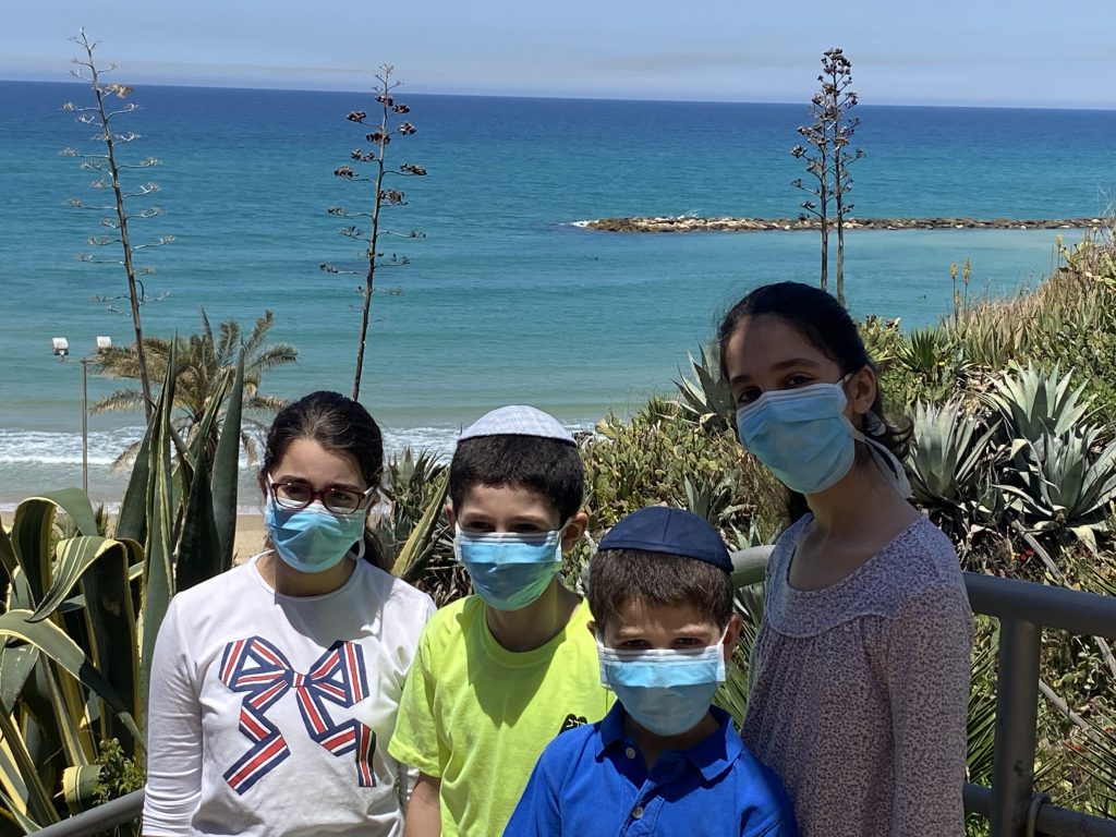 הבובה by elona rausky - Ourboox.com