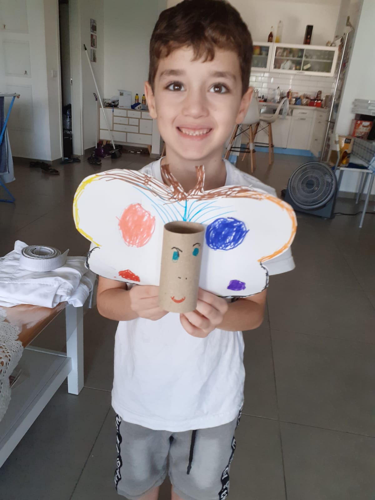 תערוכת הפרפרים של ב’3 בית- ספר אילן רמון חדרה by Assaf Dauber - Illustrated by אסף דאובר - Ourboox.com