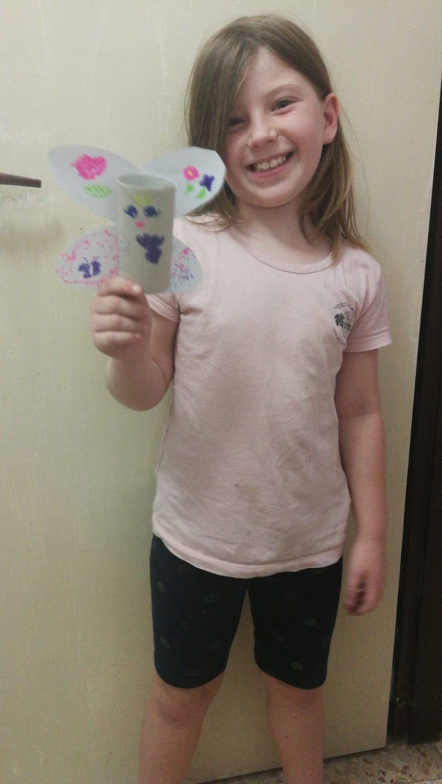 תערוכת הפרפרים של ב’3 בית- ספר אילן רמון חדרה by Assaf Dauber - Illustrated by אסף דאובר - Ourboox.com