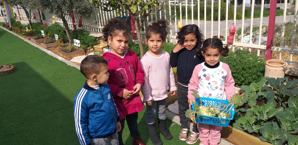 الروضة الخضراء روضة الايمان المربية نجمه زحالقه by njmh - Ourboox.com