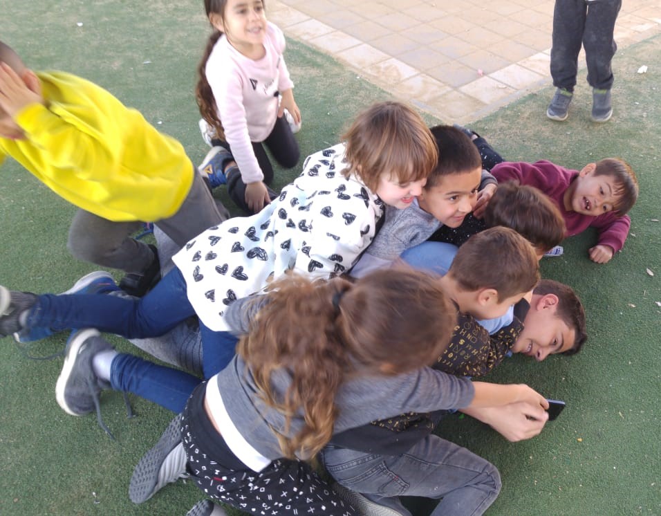 volunteering in kindergarden by Efrat Mor - Ourboox.com