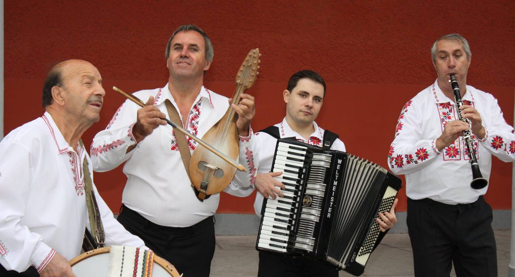 Какво знам за акордеонът by antonia - Ourboox.com