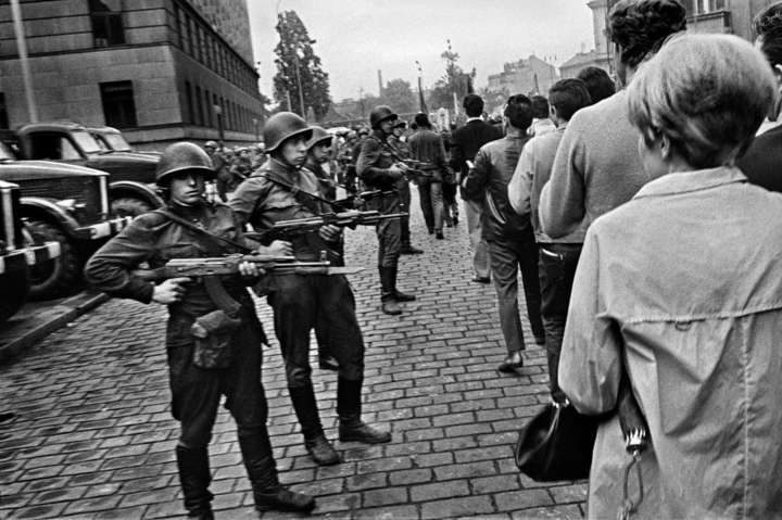 Празька весна: “Спроба скинути комунізм”. Радянська інтервенція by Taras German R - Ourboox.com