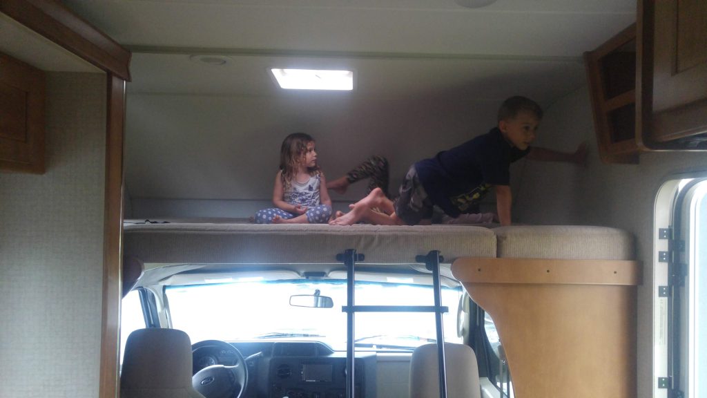 טיול קרוואן משפחתי by lisan oron - Ourboox.com