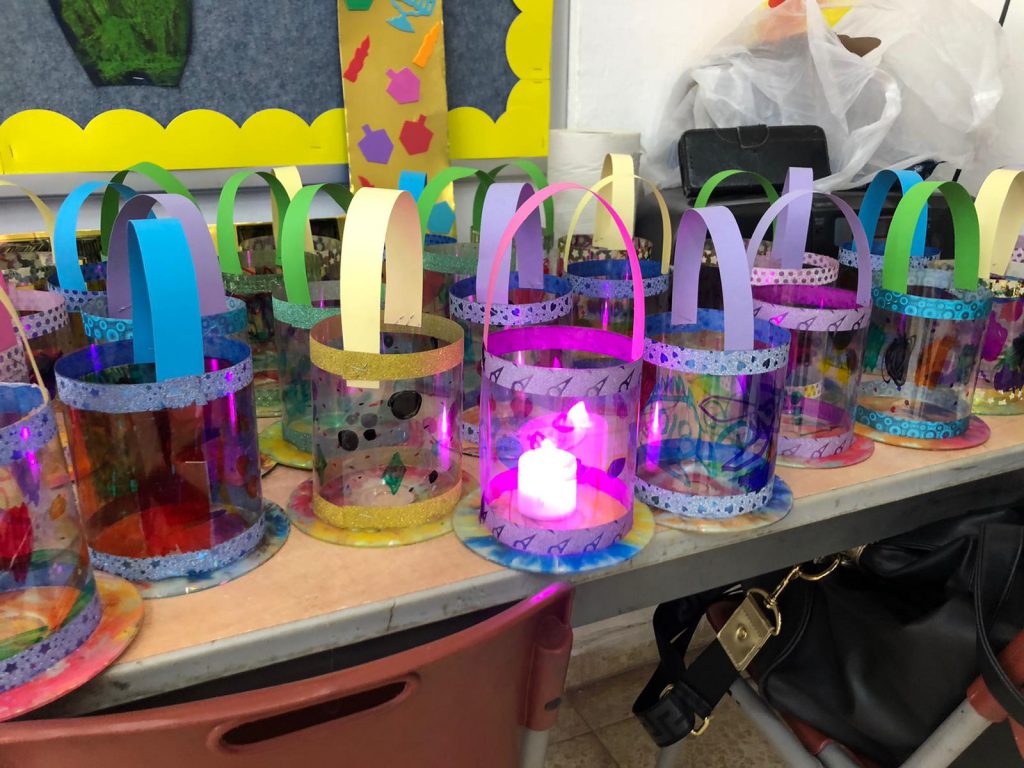 חוגגים חנוכה בחיטה by michal hunga - Ourboox.com