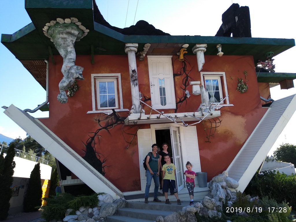 מקומות מגניבים שהינו בהם בעולם by ella - Ourboox.com