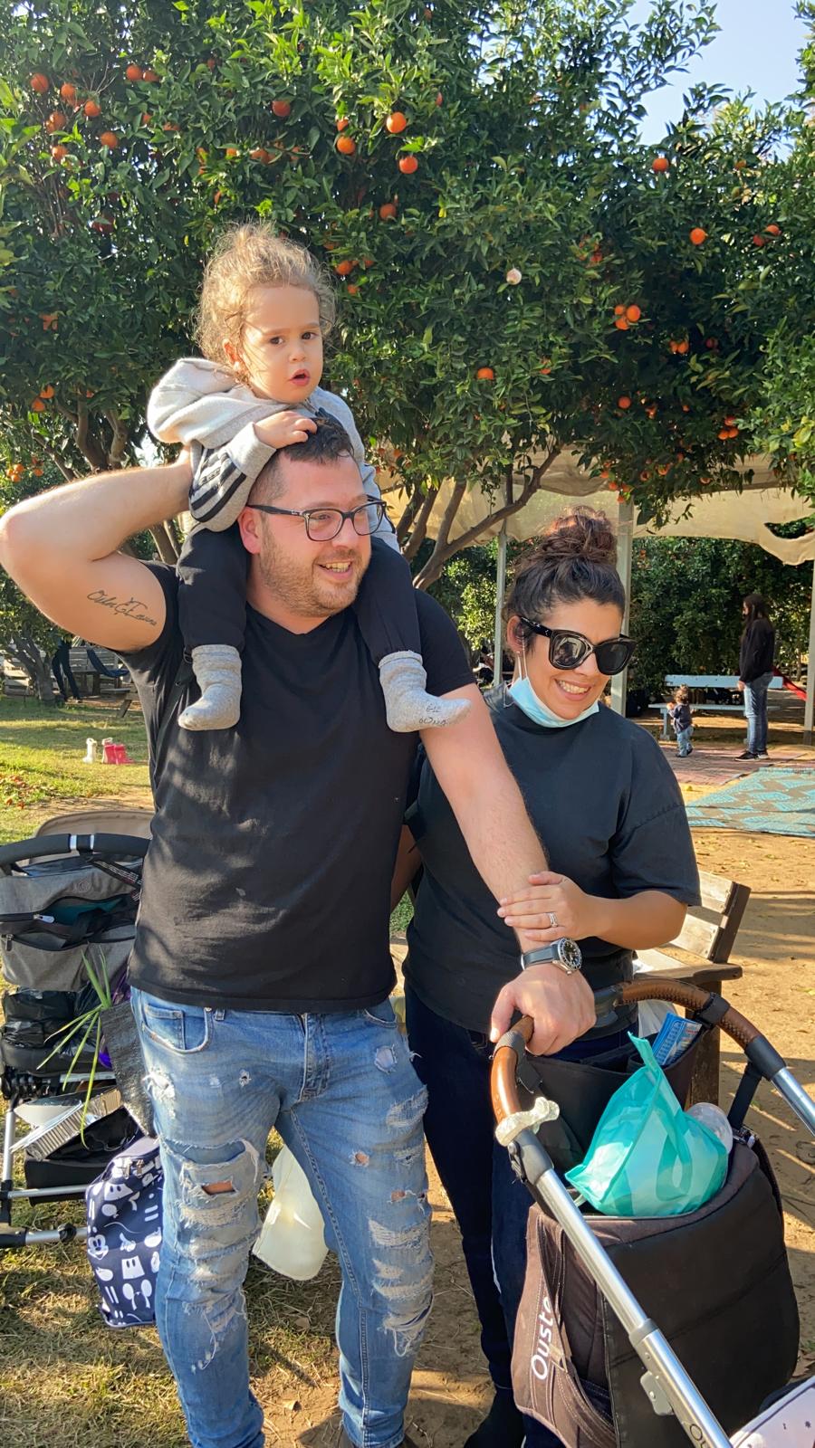 שבת משפחתית במשק הלברכט ביתן אהרון by idan shimon - Illustrated by עידן שמעון - Ourboox.com