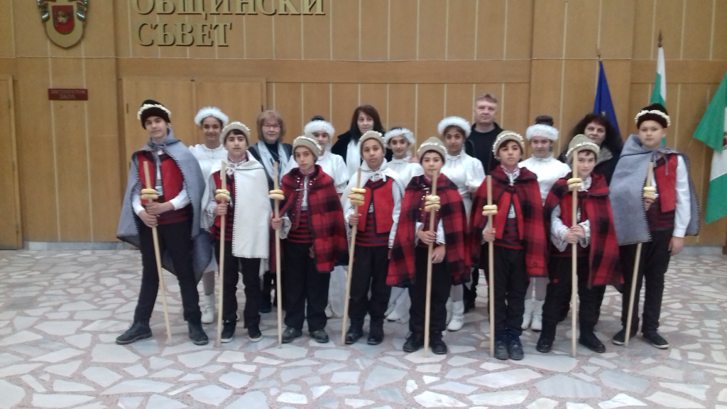 Коледни празници by Sevda - Illustrated by Избрани стихотворения за Коледа и Нова година - Ourboox.com