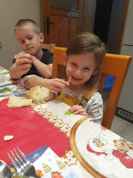 Бъдни вечер и Коледа с Веселите врабчета by Georgieva - Ourboox.com