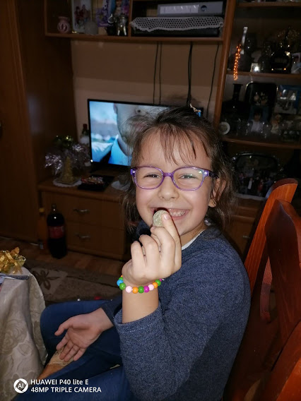 Бъдни вечер и Коледа с Веселите врабчета by Georgieva - Ourboox.com