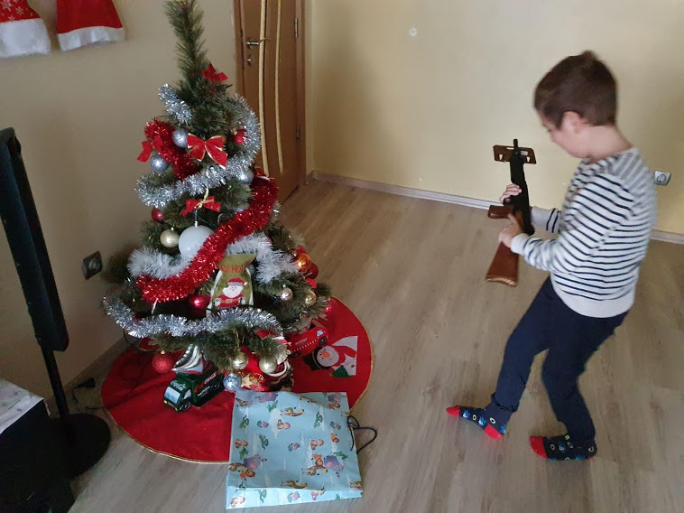 Бъдни вечер и Коледа с Веселите врабчета by Georgieva - Ourboox.com