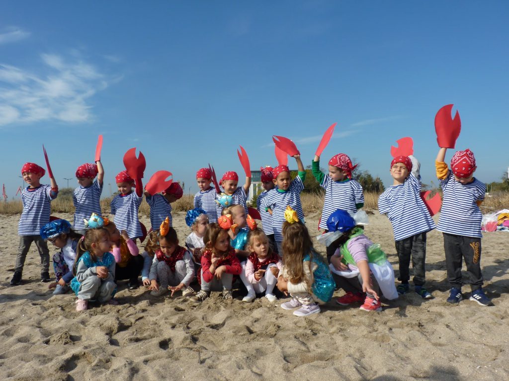 модно ревю by Natalia Yordanova - Ourboox.com