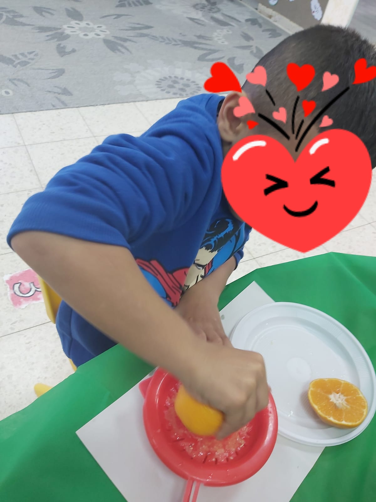 סחיטת תפוזים בגן שפתי by azizaboshra - Illustrated by עכאשה בושרא- סאהרה זידאן - Ourboox.com