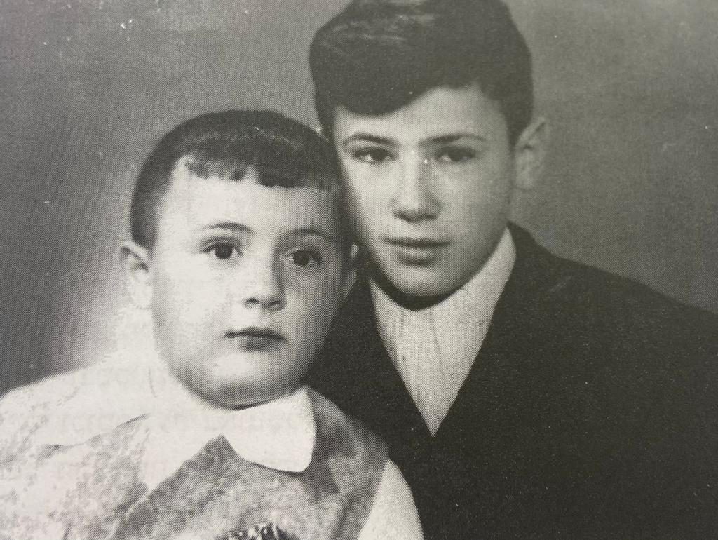 עבודת שורשים by Omer Teshuva - Illustrated by omer teshuva - Ourboox.com