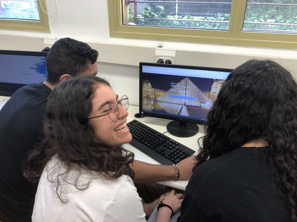 מגמת מדעי המחשב והנדסת תוכנה by Ariel Klefner - Ourboox.com