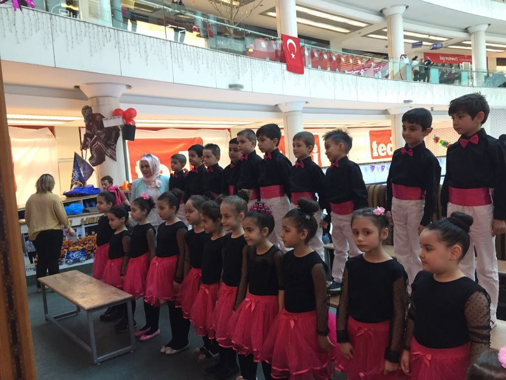 HEPİNİZİ ÇOK SEVİYORUM by hatice - Ourboox.com