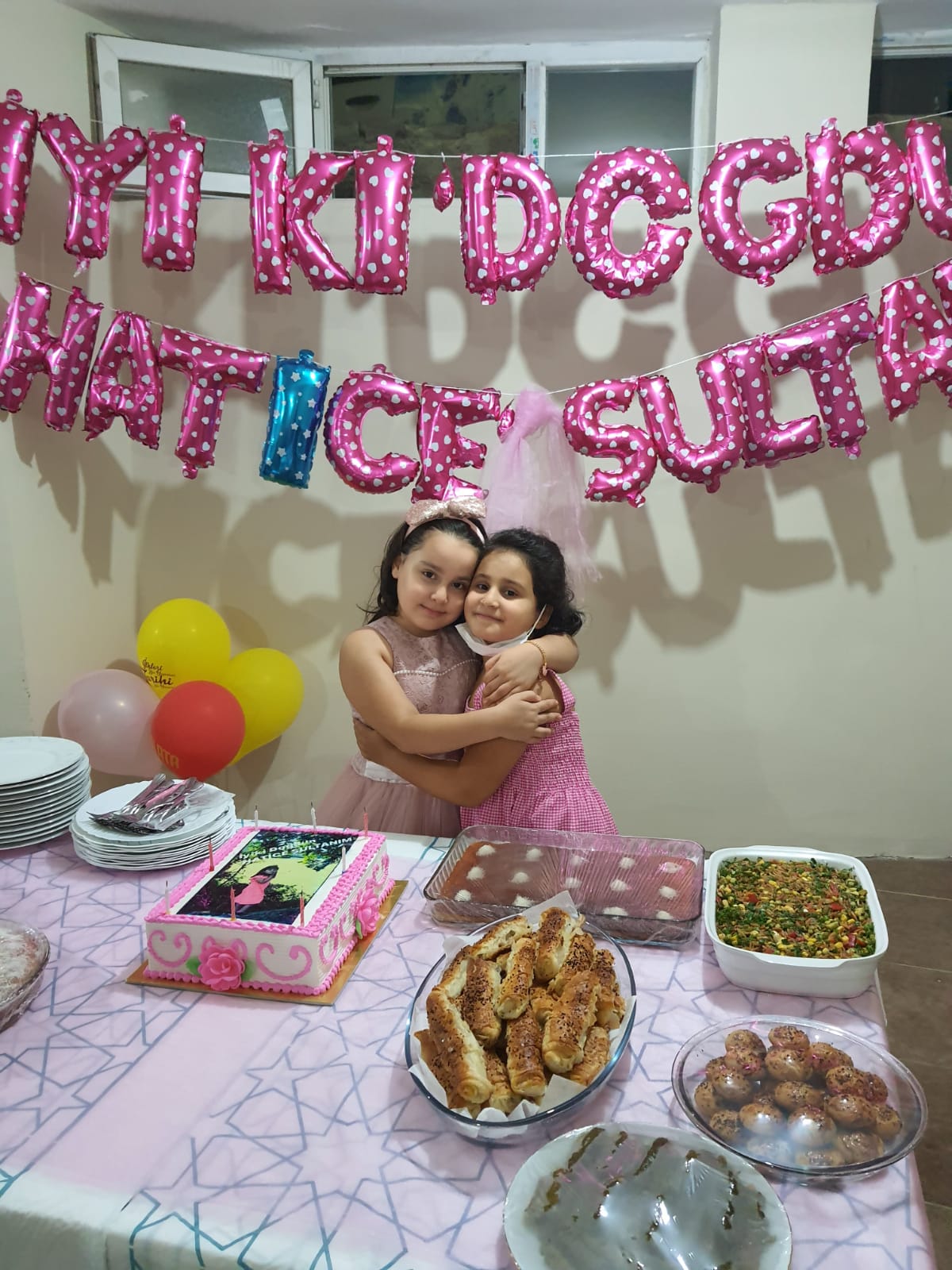 HEPİNİZİ ÇOK SEVİYORUM by hatice - Ourboox.com