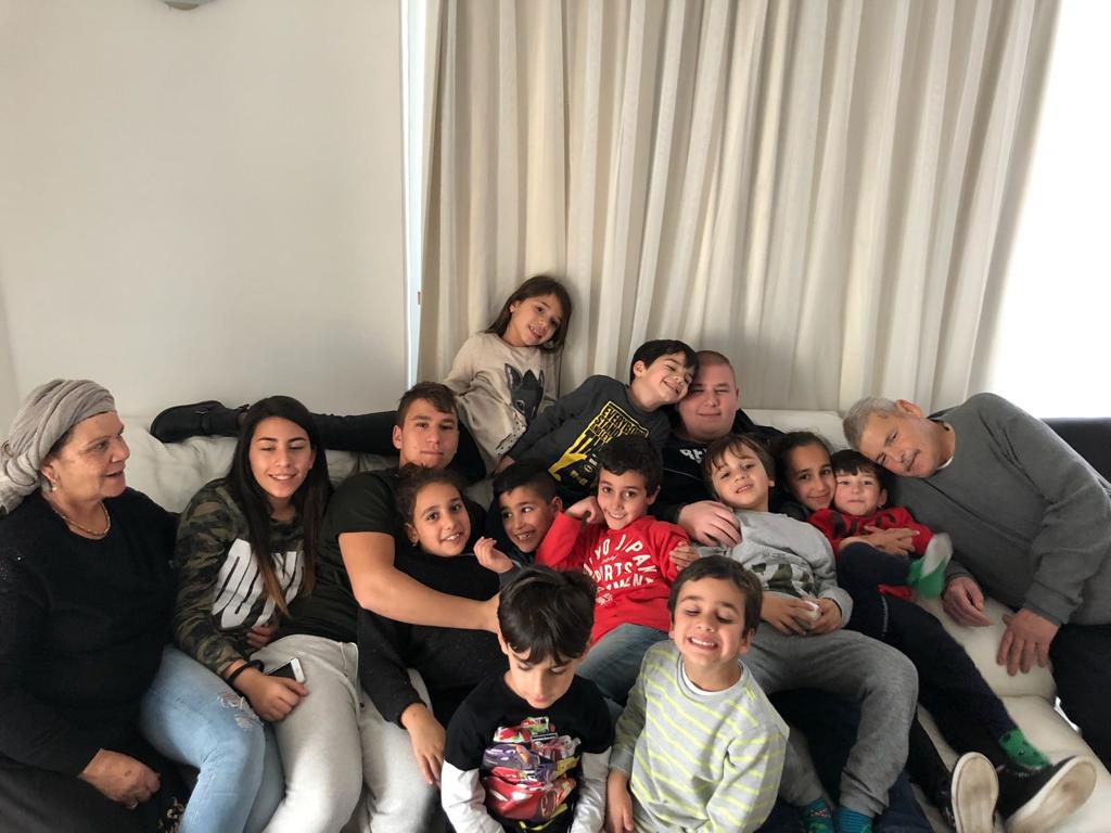 עבודת שורשים שחר :) by shahar - Ourboox.com