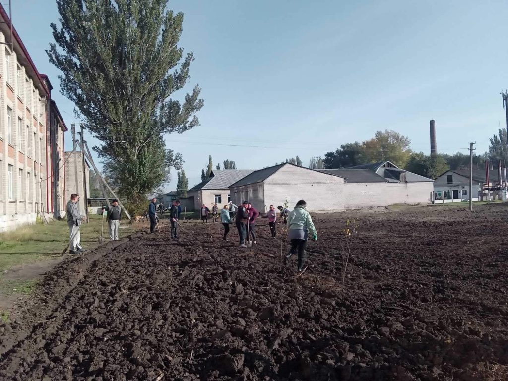 Petropavlivska school №1 by Anna - Illustrated by Anna Melnyk - Ourboox.com