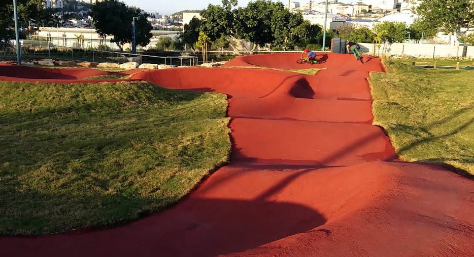 נקודות חן ביקנעם העיר הירוקה שלנו. המלצות תלמידי כיתה ו’1 לבילוי קרוב לבית by maya tavory - Illustrated by כיתה ו