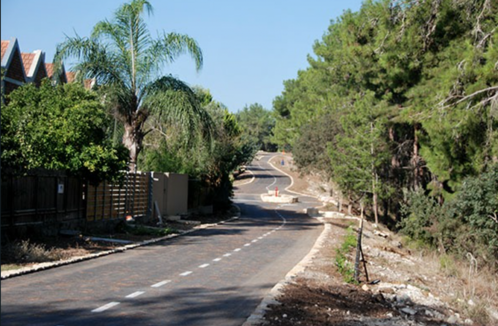 נקודות חן ביקנעם העיר הירוקה שלנו. המלצות תלמידי כיתה ו’1 לבילוי קרוב לבית by maya tavory - Illustrated by כיתה ו