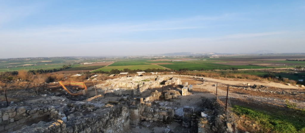 נקודות חן ביקנעם העיר הירוקה שלנו. המלצות תלמידי כיתה ו’1 לבילוי קרוב לבית by maya tavory - Illustrated by כיתה ו