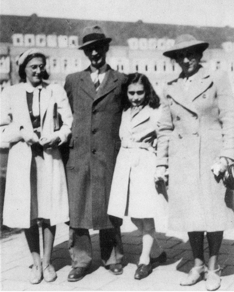 le testimonianze dell’olocausto by Marta Fioravanti - Illustrated by Marta Fioravanti - Ourboox.com