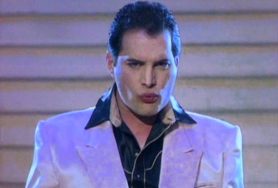 English Project – FREDDIE MERCURY by Rotem Migdal - Ourboox.com