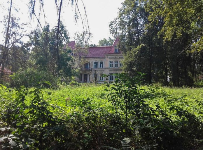 Загальний вид на палац родини Баль.