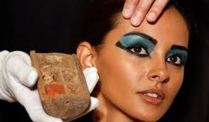 History of cosmetics by Veronika - Illustrated by Вероніка - Ourboox.com