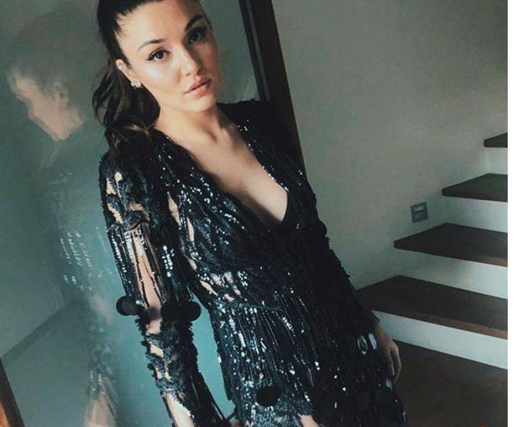 معلومات عن الممثلةهاندا أرتشل ( Hande Erçel) by juleat - Ourboox.com