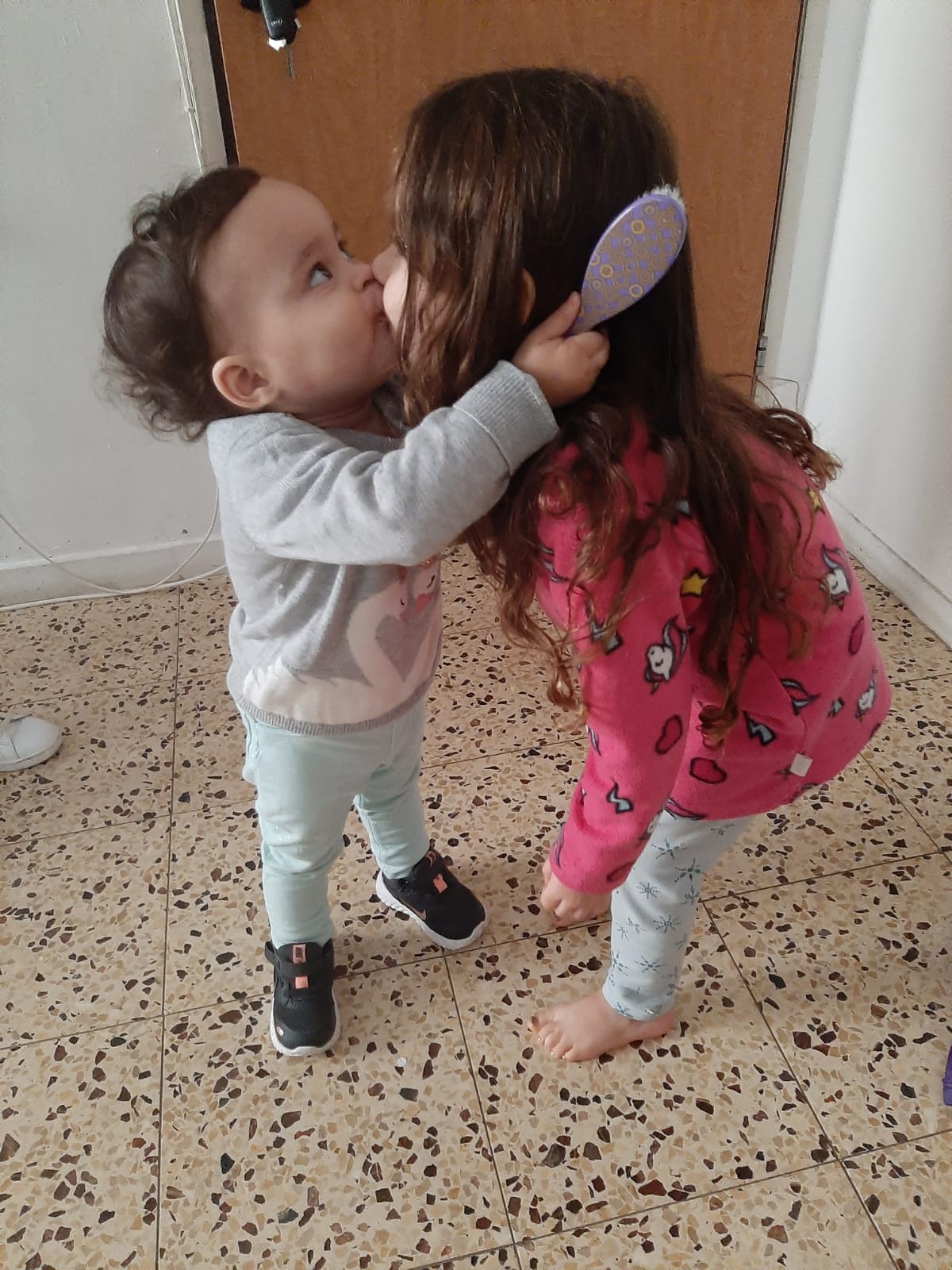 מי אתם משפחת חקשור? by Moran shalem - Ourboox.com