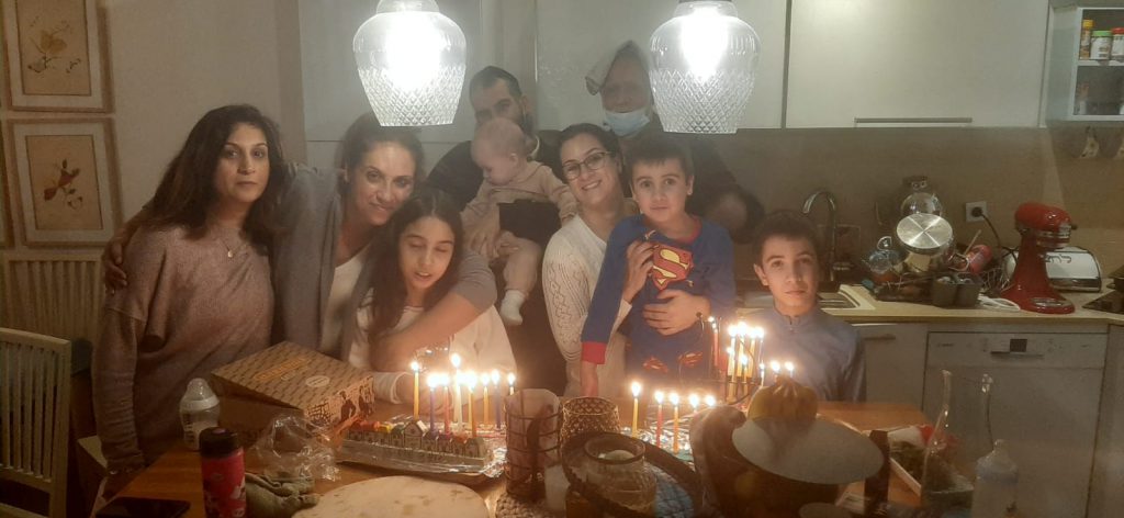 מי אתם משפחת חקשור? by Moran shalem - Ourboox.com