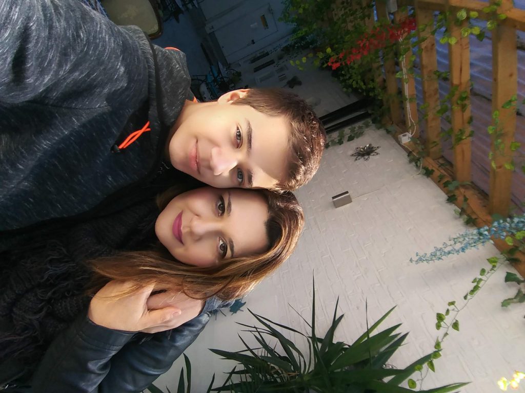 אלבום תמונות משפחתי by Janna Guiser - Illustrated by ז