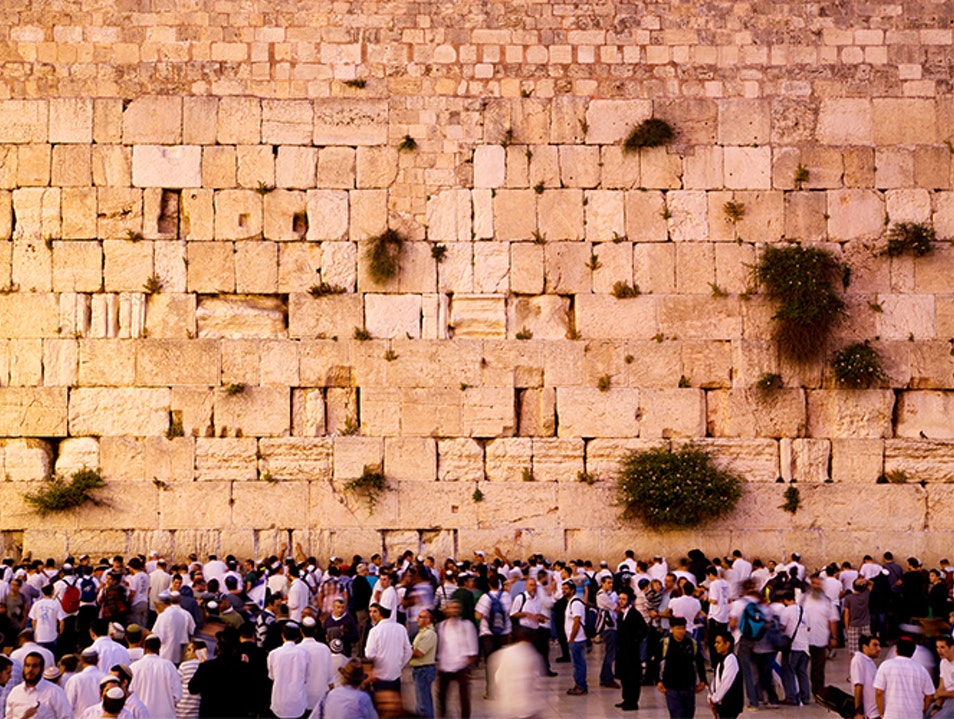 IMAGES FROM THE WORLD PEOPLE by RANIN HALLOUN - Ourboox.com