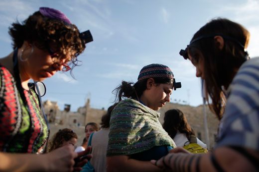 IMAGES FROM THE WORLD PEOPLE by RANIN HALLOUN - Ourboox.com