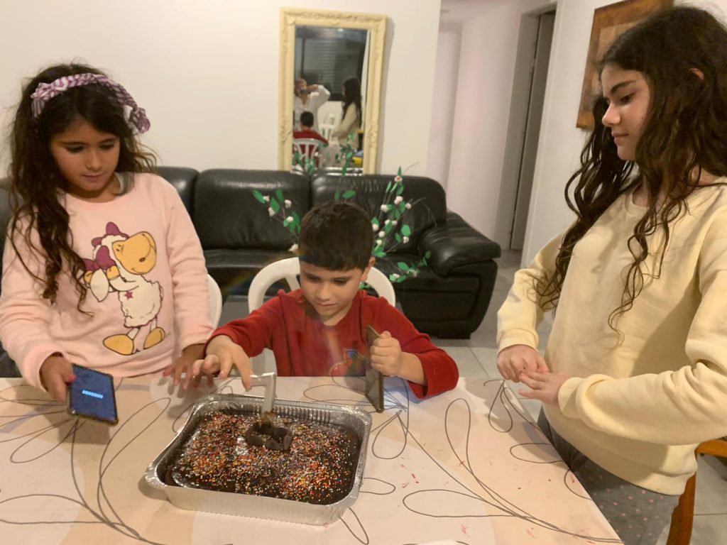 כולנו ביחד משפחה אחת : משפחת כיתה ג/1 בבית ספר השחף by ariela saada - Ourboox.com