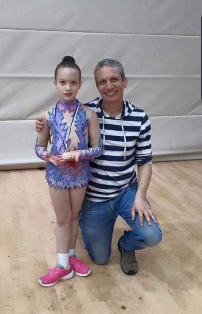 עבודת שורשים by Nogah - Ourboox.com