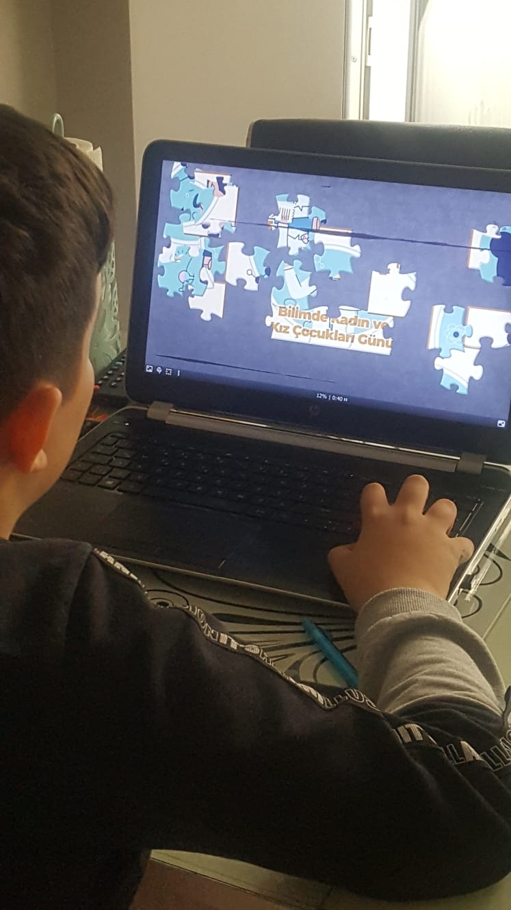 Deneyle Oynuyor Bilimle Öğreniyorum Projesi  11 Şubat “Bilimde Kadın ve Kız Çocukları Uluslararası Günü”Puzzle Çalışmaları by ESRA KALEM - Ourboox.com