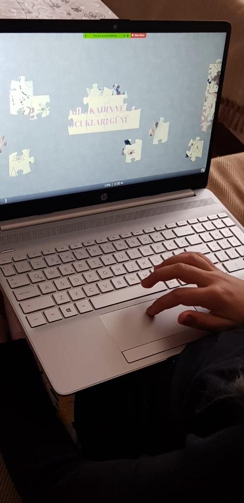 Deneyle Oynuyor Bilimle Öğreniyorum Projesi  11 Şubat “Bilimde Kadın ve Kız Çocukları Uluslararası Günü”Puzzle Çalışmaları by ESRA KALEM - Ourboox.com