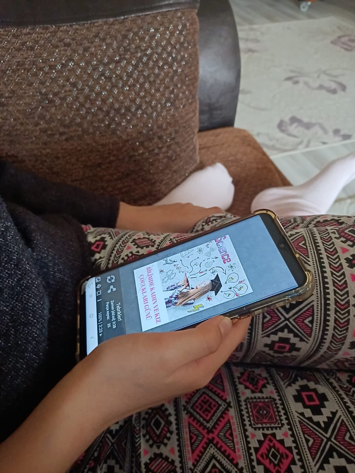 Deneyle Oynuyor Bilimle Öğreniyorum Projesi  11 Şubat “Bilimde Kadın ve Kız Çocukları Uluslararası Günü”Puzzle Çalışmaları by ESRA KALEM - Ourboox.com