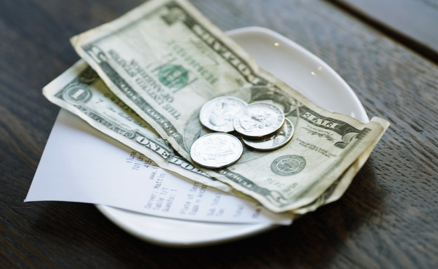 Visit at the restaurant by Shira Mor - Ourboox.com