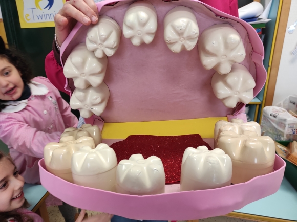 Bocca, denti……tanto gioco! by Patrizia Scalabrino - Ourboox.com