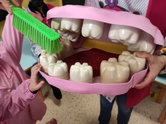 Bocca, denti……tanto gioco! by Patrizia Scalabrino - Ourboox.com