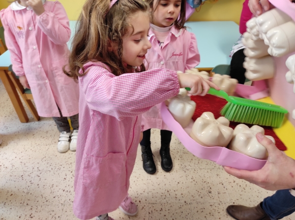 Bocca, denti……tanto gioco! by Patrizia Scalabrino - Ourboox.com