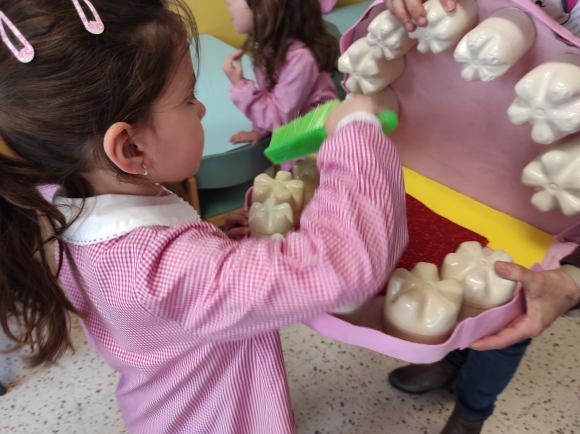 Bocca, denti……tanto gioco! by Patrizia Scalabrino - Ourboox.com