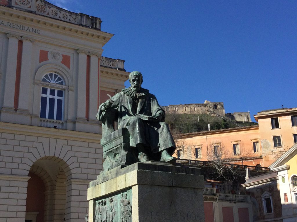 Viaggio nel centro storico di Cosenza by MARTINO PIERO DOMENICO - Ourboox.com