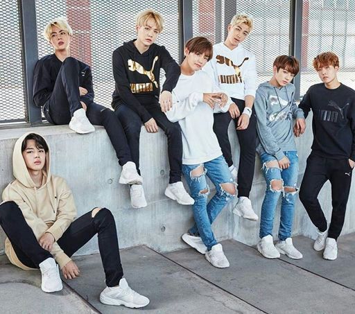 K-POP by Veronica Arhail - Ourboox.com